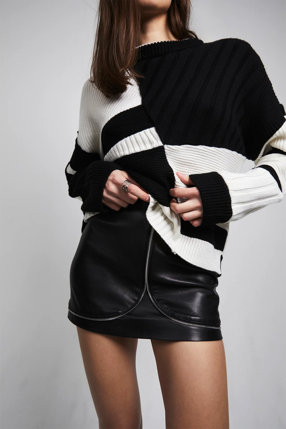 AIMEE | BLACK AND WHITE GEOMETRIC - Image 5