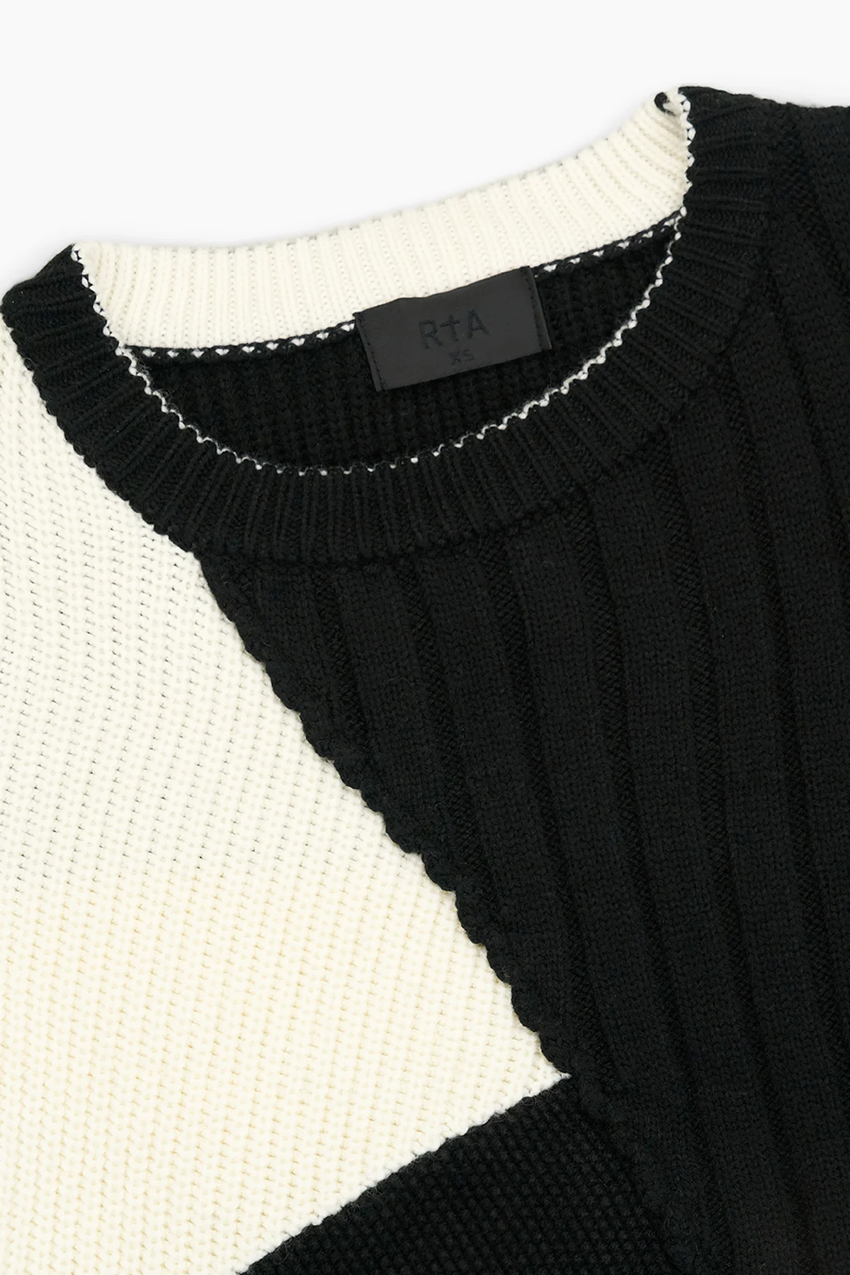 AIMEE | BLACK AND WHITE GEOMETRIC - Image 6