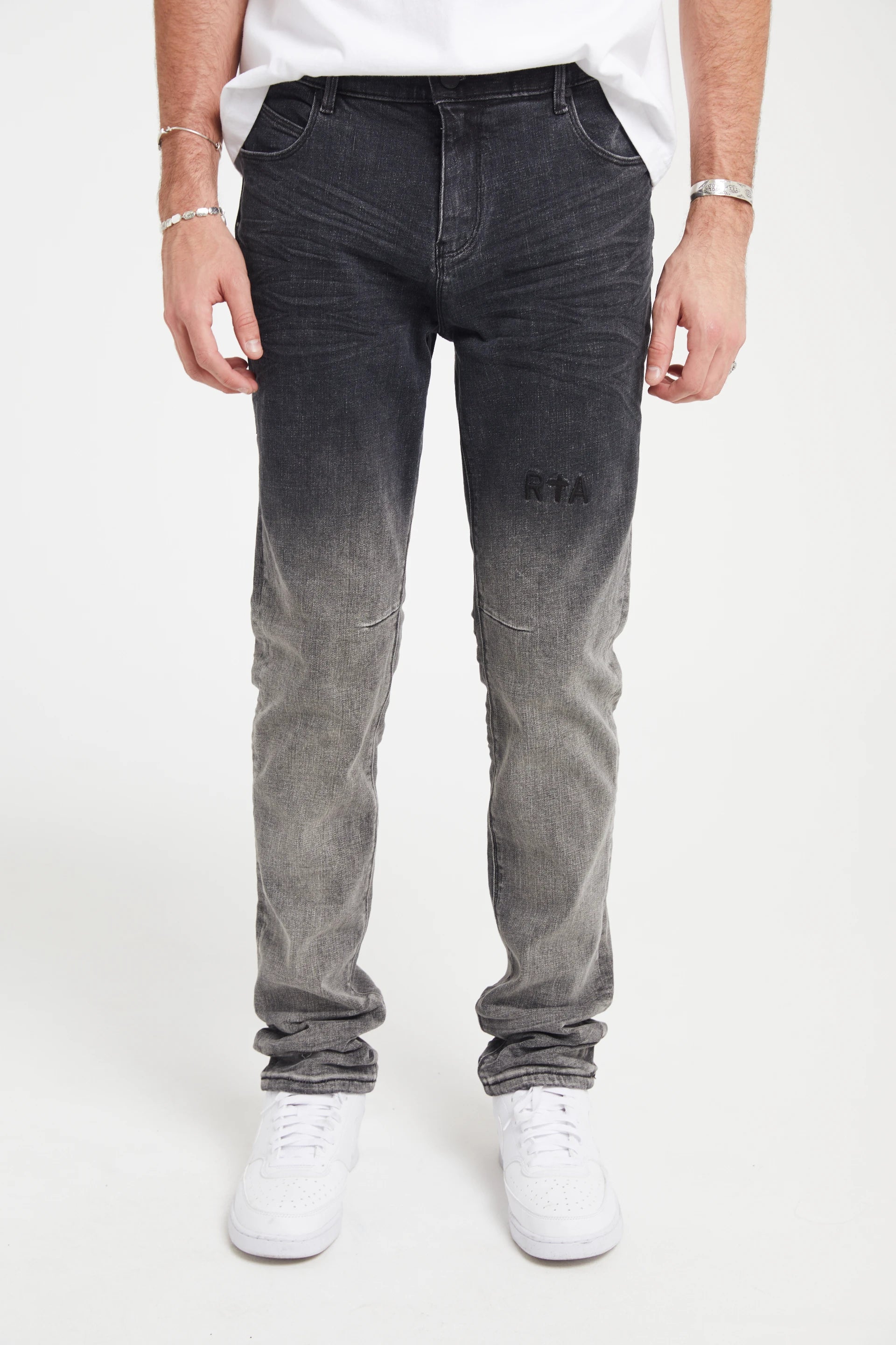 BRYANT SKINNY JEAN | LIGHT CHARCOAL - Image 4