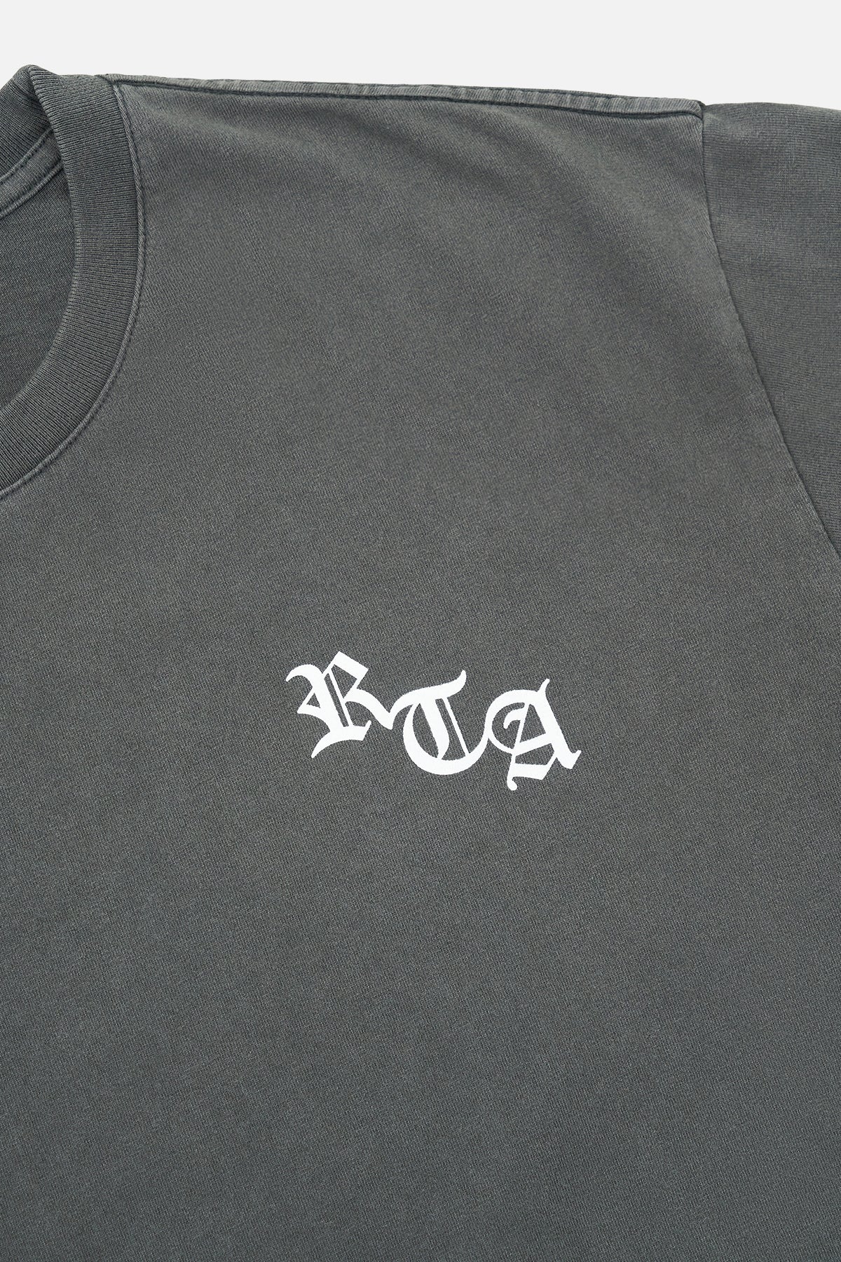 COLIN OVERSIZED TEE | VINTAGE BLACK OLD ENGLISH LA - Image 3