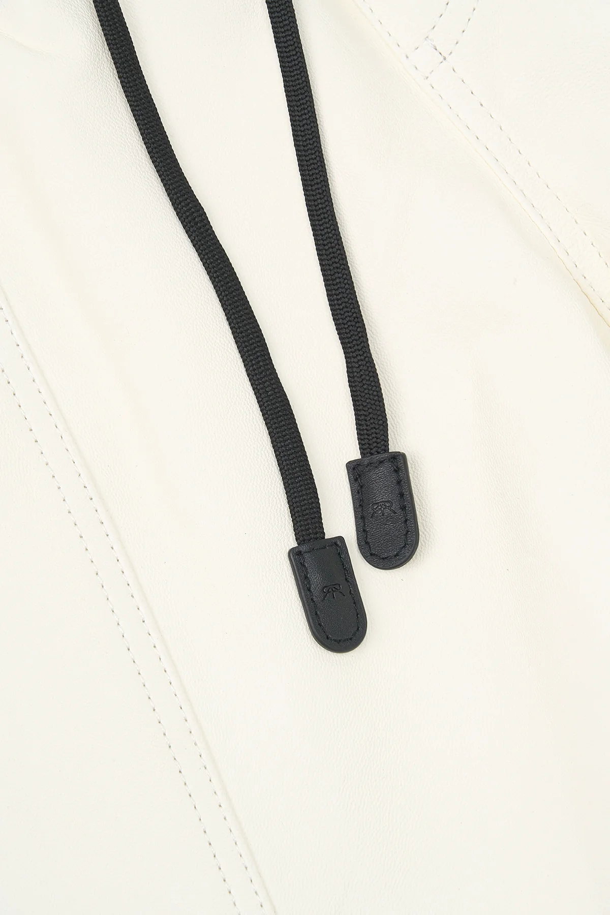 LEATHER SHORT | WHITE - Image 7