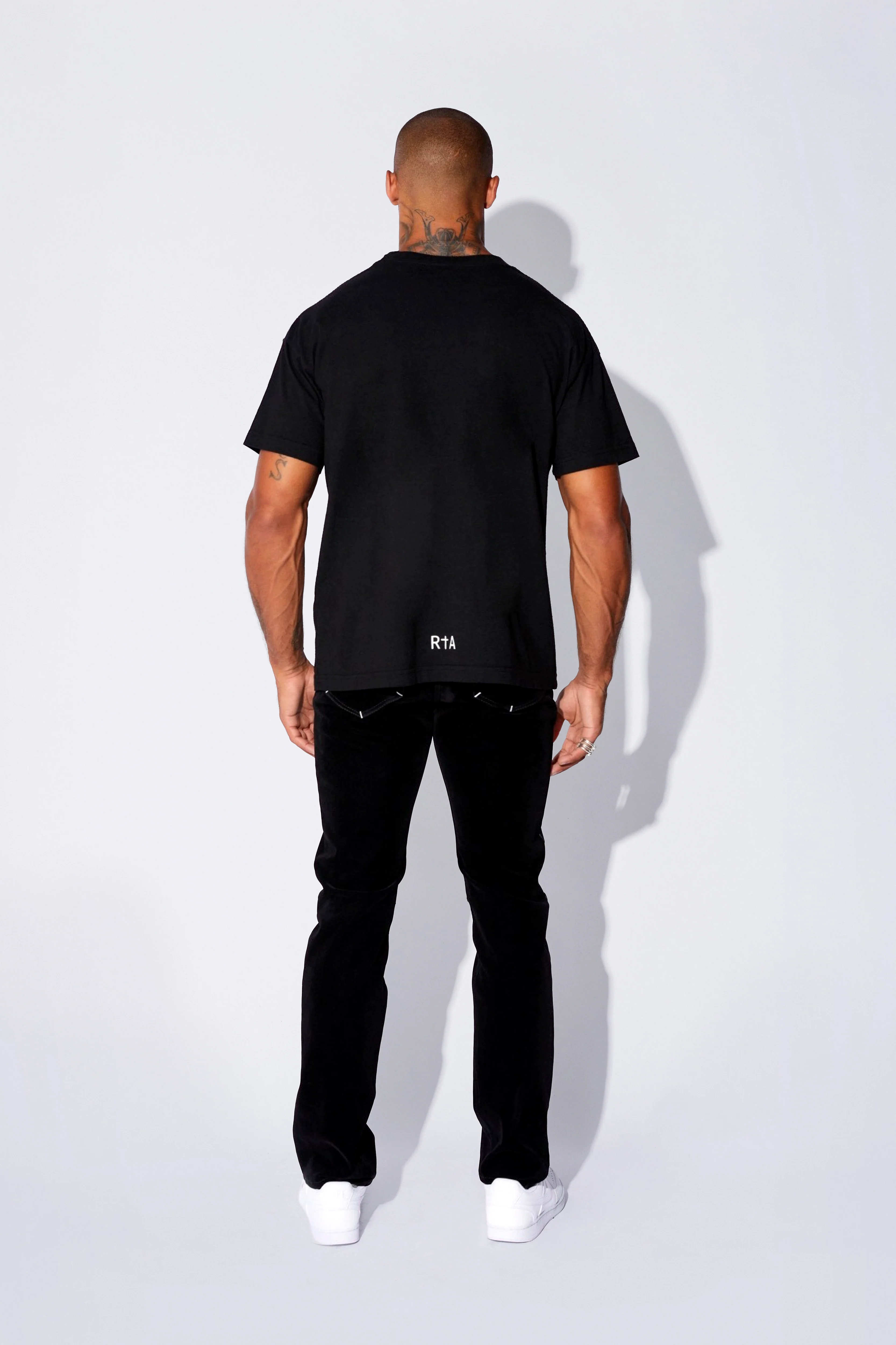 SHORT SLEEVE TEE | BLACK OLD ENGLISH - Image 4