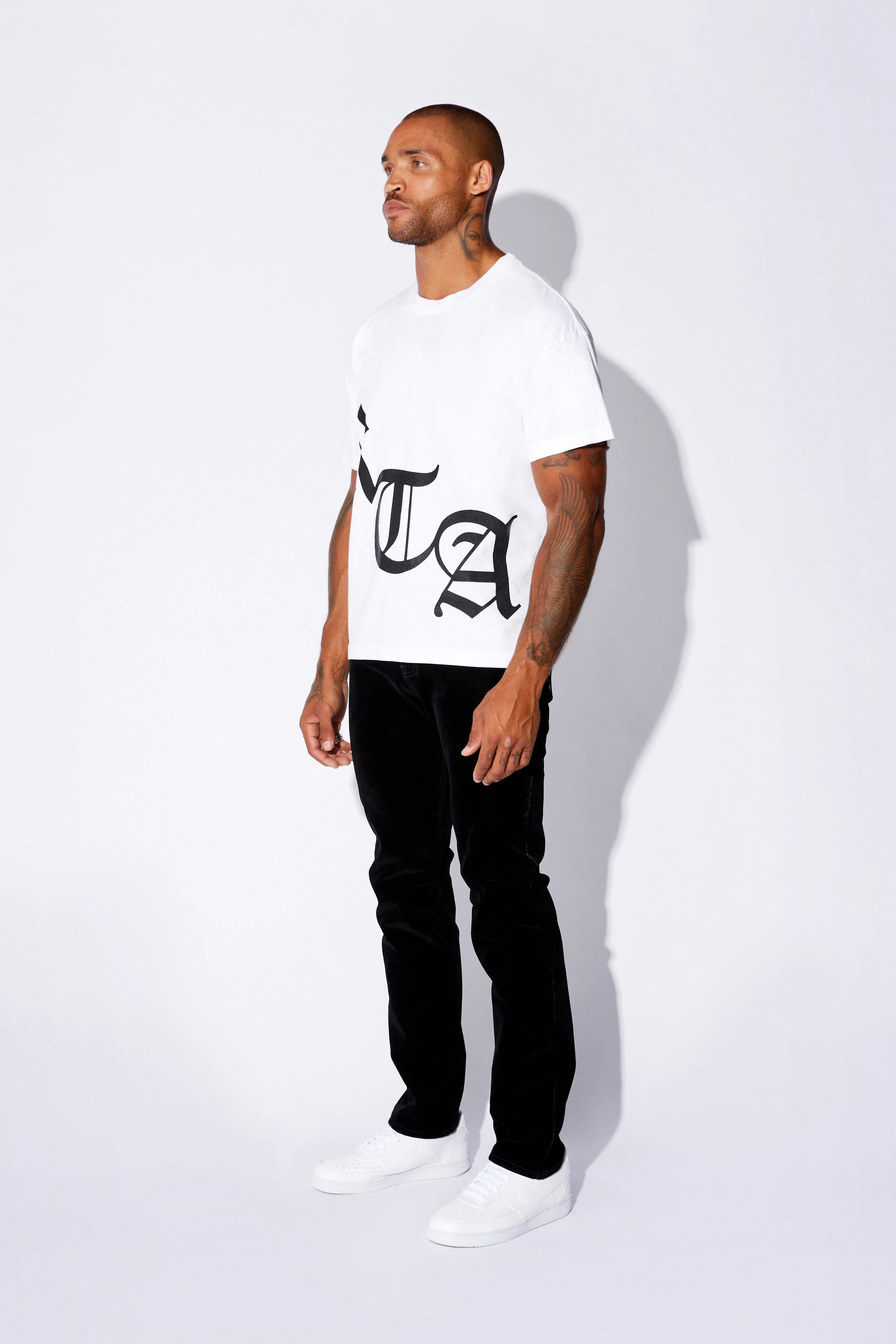 SHORT SLEEVE TEE | WHITE OLD ENGLISH - Image 3